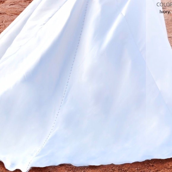 Liz Luo Red Bridal Gown - Picture 5 of 5